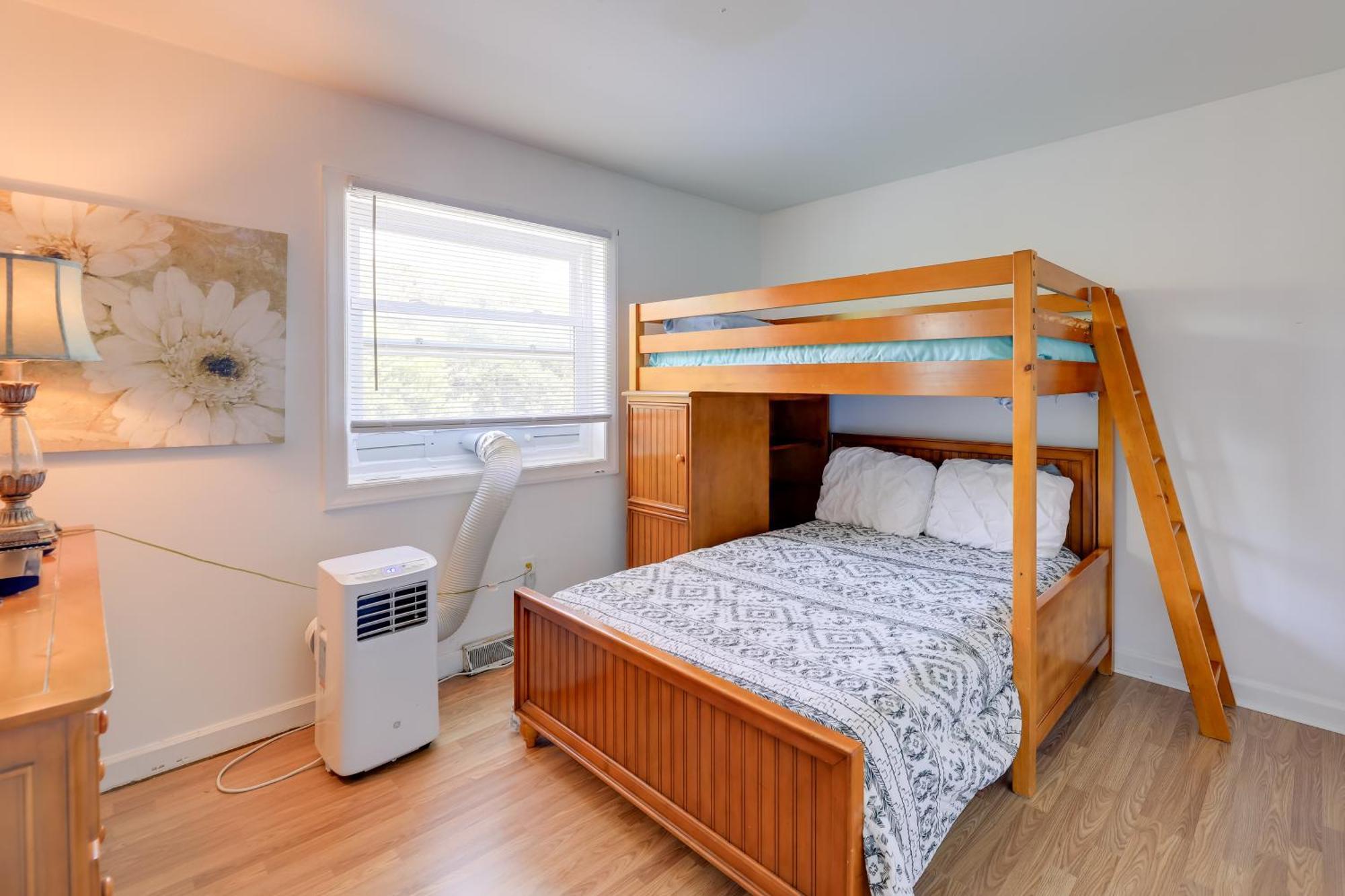 West Of The Moon Ocean Apt With Beach Access! Emerald Isle Εξωτερικό φωτογραφία